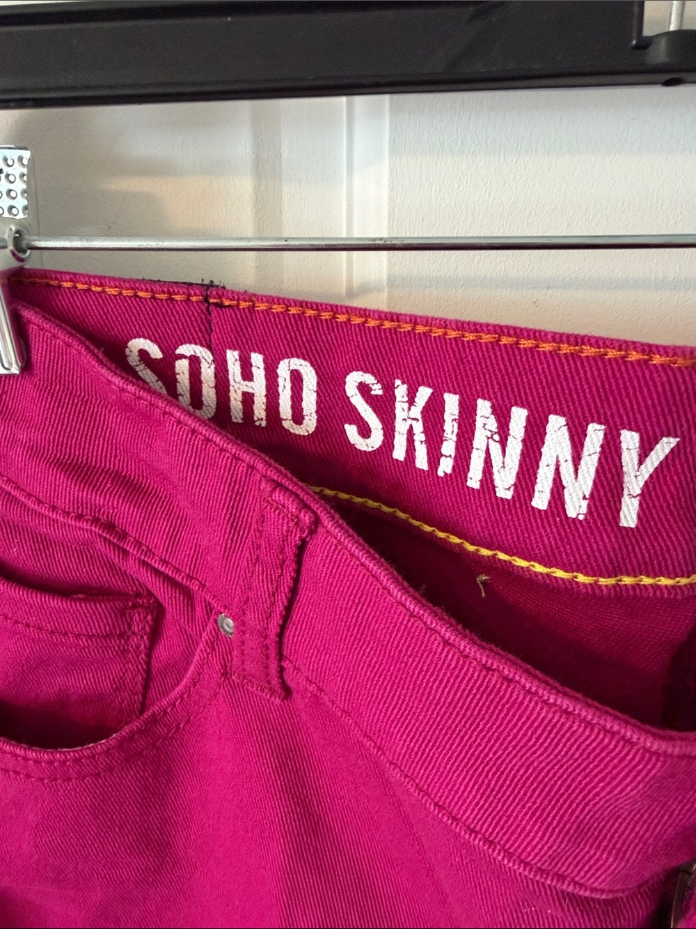 NWT DKNY SOHO Skinny Jeans Mid Rise Fuchsia Size 16W - Picture 3 of 6